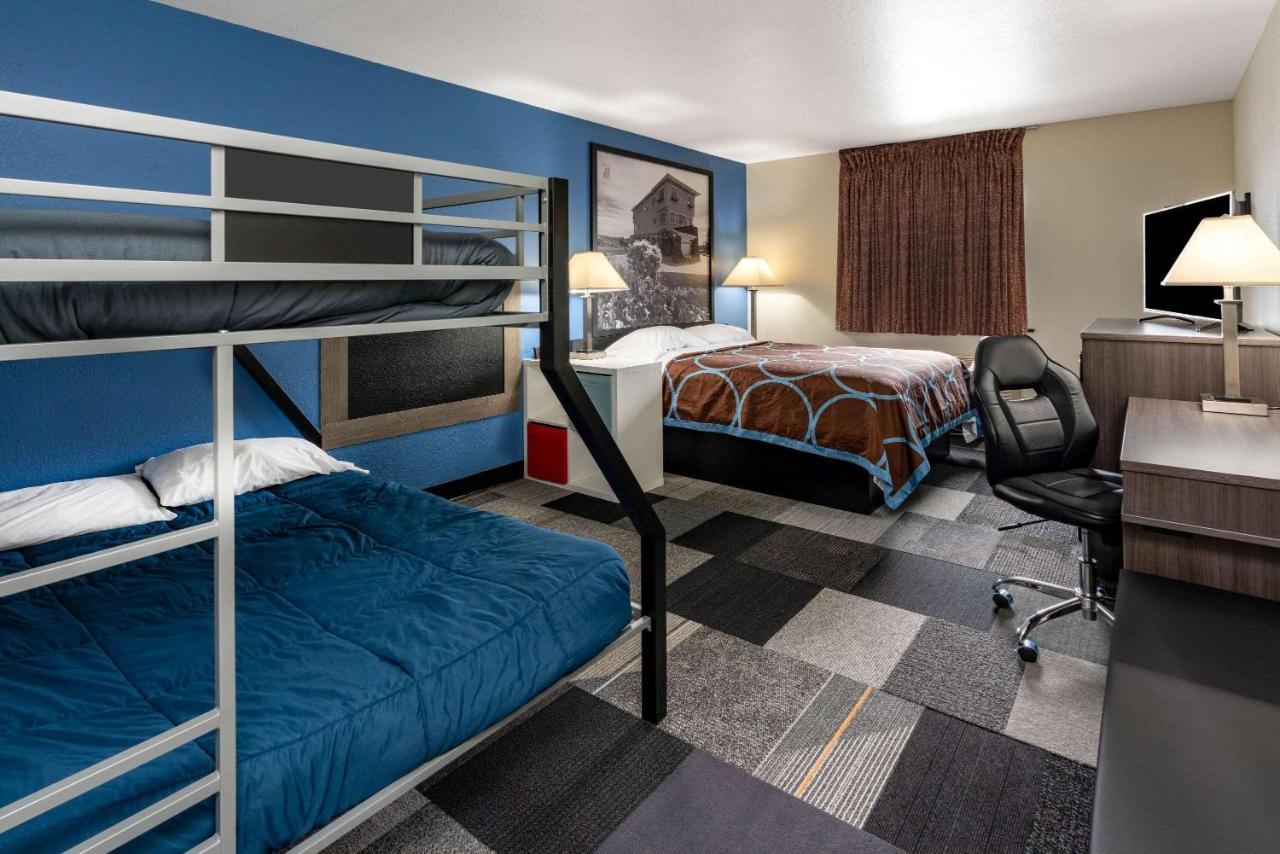 Super 8 By Wyndham Spokane Valley Exteriör bild